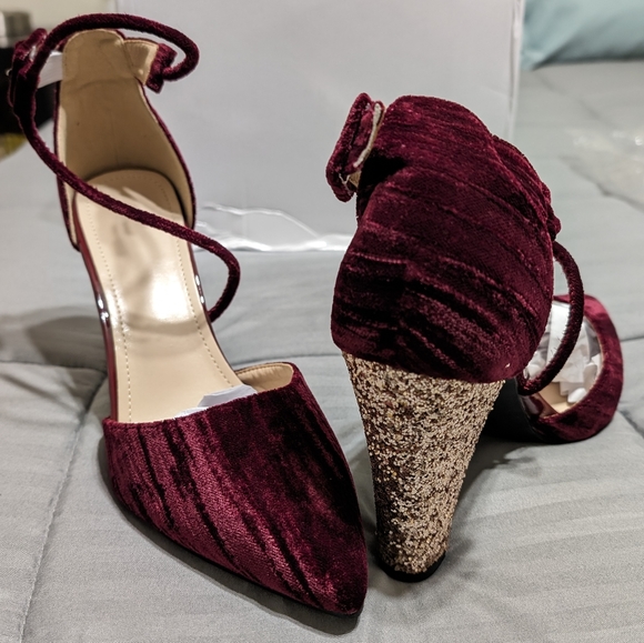 NEW IN BOX SHEIN Velvet Pointed Toe Strappy Pumps with Glitter Heels - Picture 6 of 9